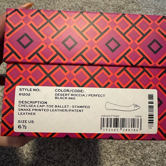 NWOT Tory Burch Black and Tan Patterned Flats - Picture 5 of 5